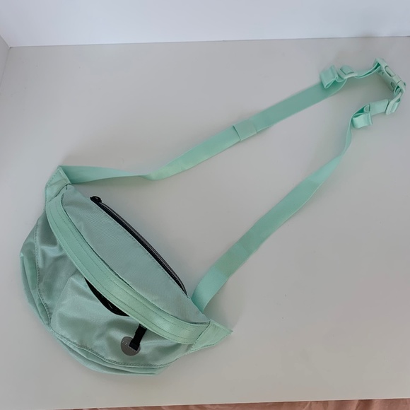 L.L. Bean Teal Boundless Hybrid Waist and Sling Pack - Picture 7 of 7